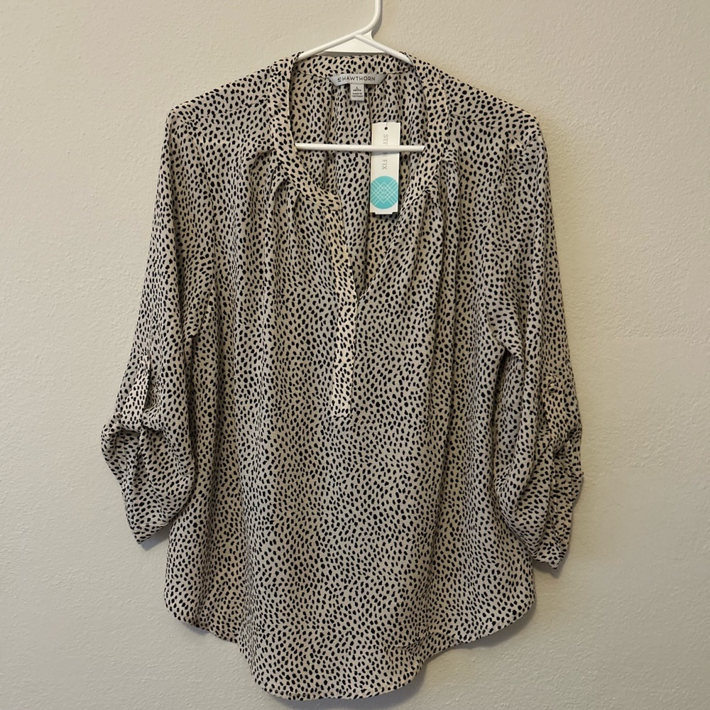 Sheer blouse split neck. Morey. White with print NWT